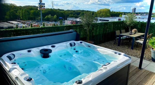 Wellness Dome Penthouse Suite Kerkrade Esterno foto
